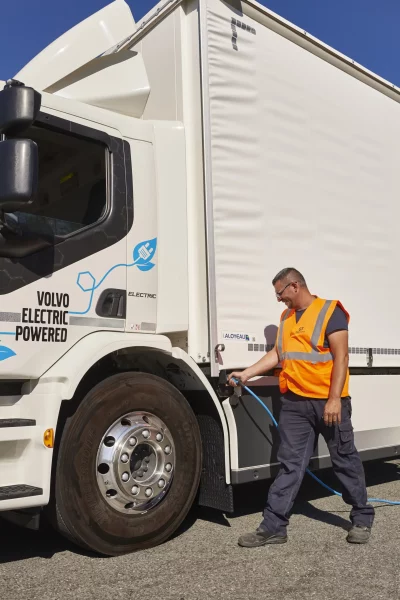 Camion électrique de GT Solutions dont la recharge est supervisée par TotalEnergies.
©  GT Solutions