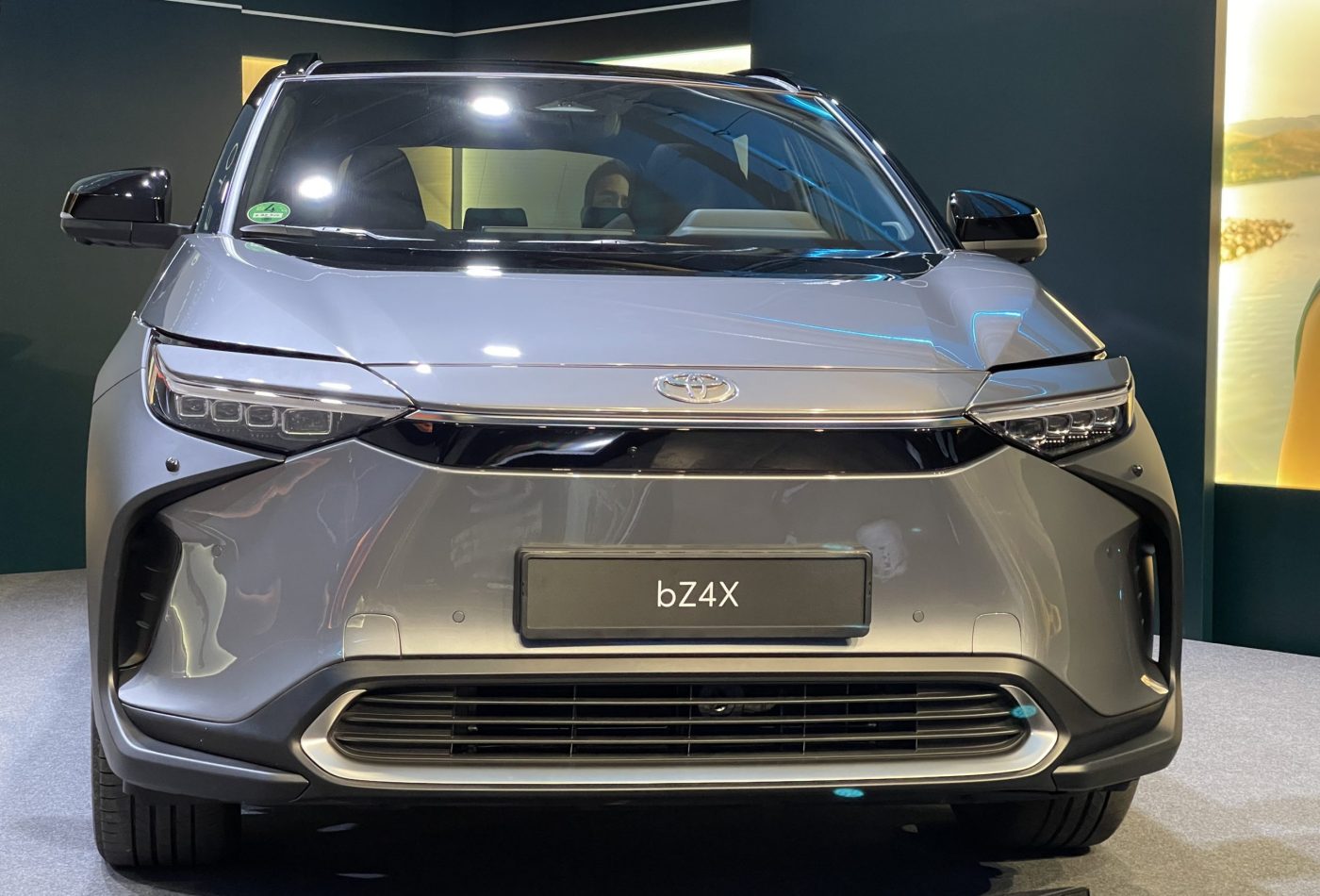 Illustrant l’engagement de Toyota dans le véhicule électrique à batterie, le bZ4X est un 4x4 SUV qui inaugure la série bZ (pour beyond Zero). © Toyota Motor Europe